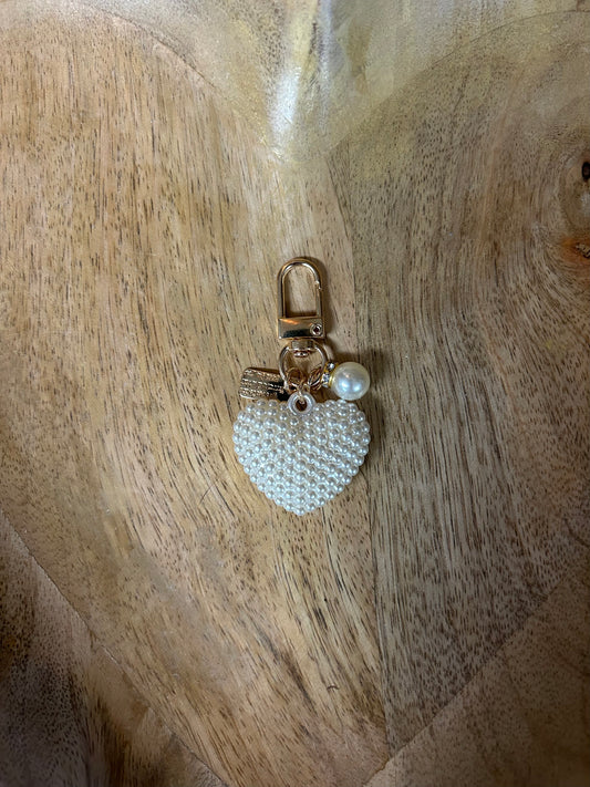 PUFFY PEARL HEART KEYCHAIN BAG CHARM | 40KC131