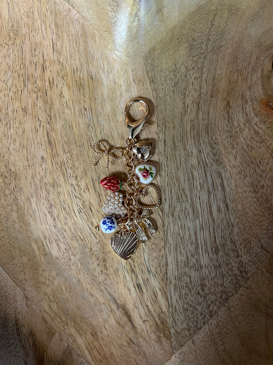PORCELAIN BOWS HEARTS PEARL STRAWBERRY BAG CHARM | 80K008